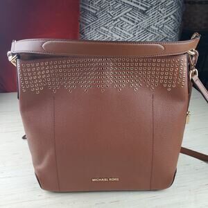 MICHAEL KORS |  Hayes Large  |  Brown |  Grommet  Leather | Bucket Bag